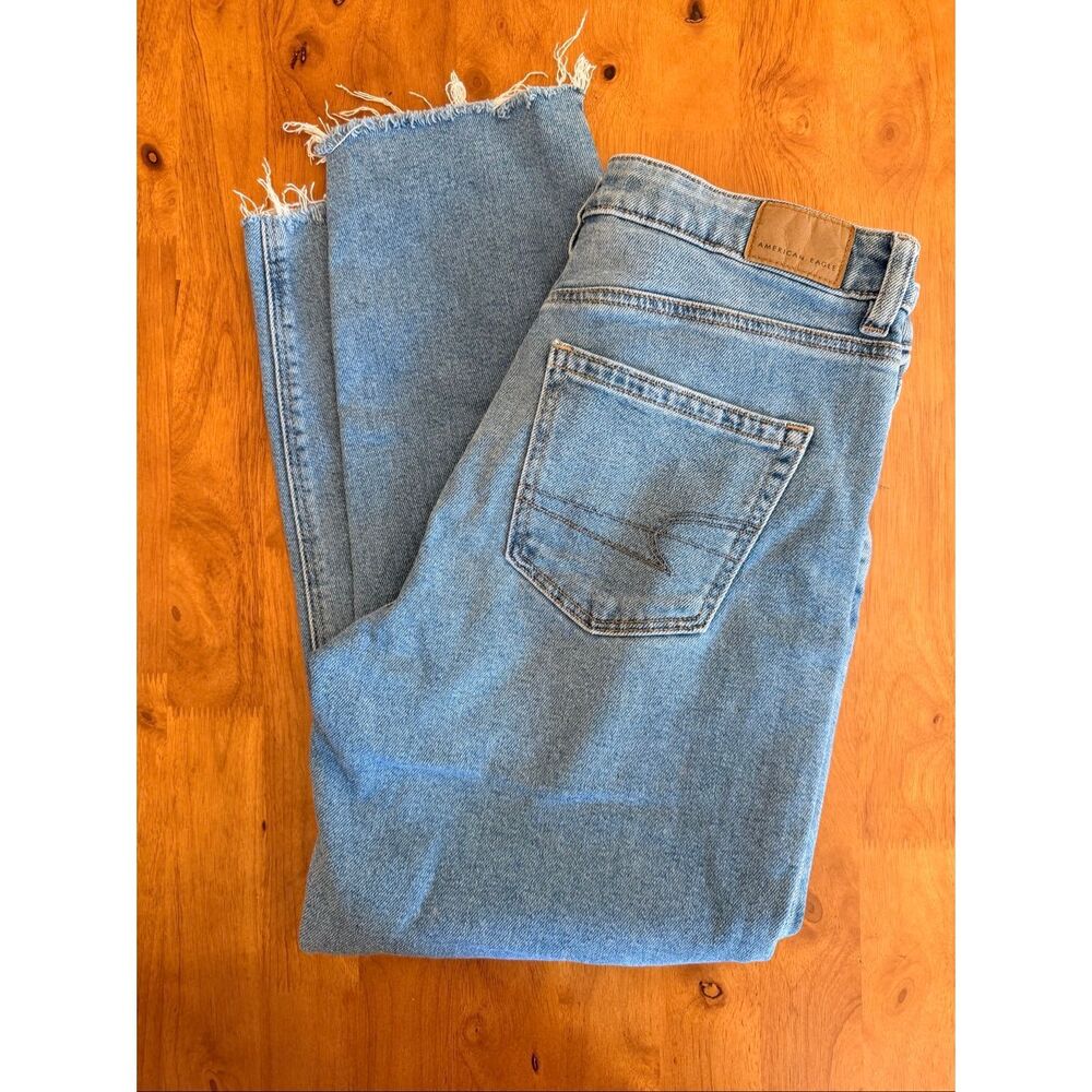 American Eagle Mom Straight Jeans 4‎ Short Stretch Distressed Raw Hem